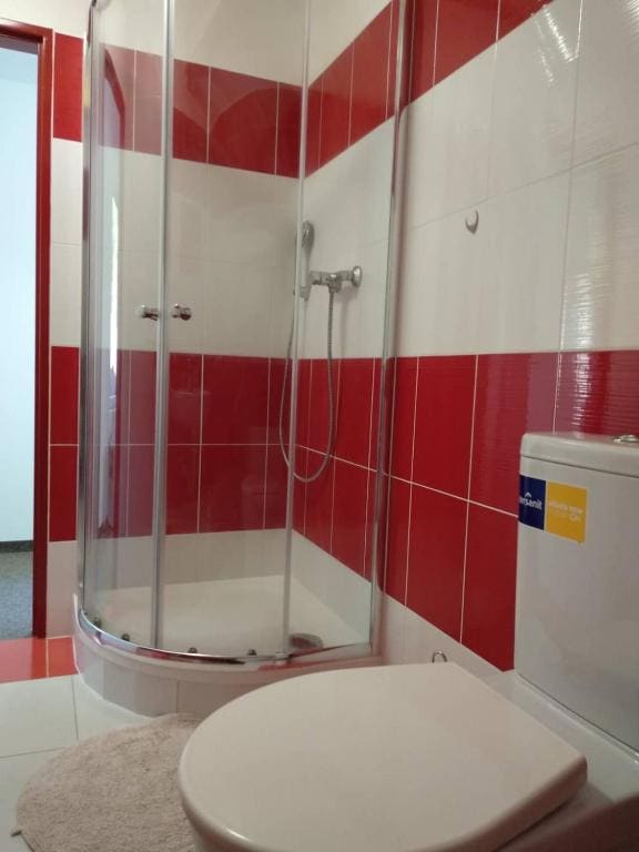 Quadruple Room with Private Bathroom room - Image 3