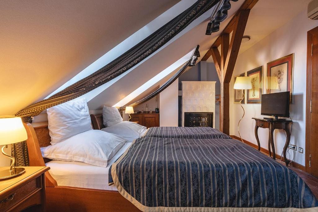 Deluxe Twin Room room - Image 2