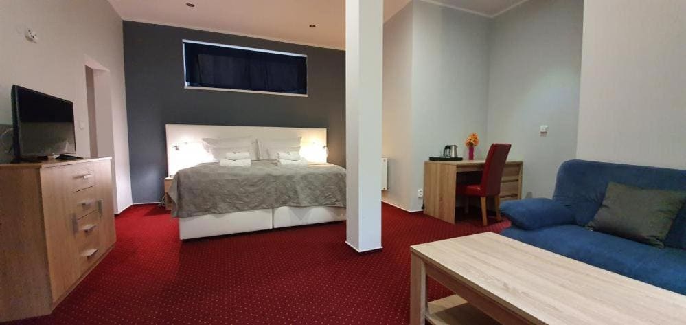 Deluxe Double Room with Bath room - Image 3