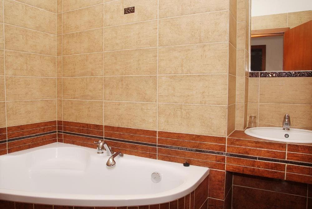 Deluxe Double Room with Bath room - Image 1