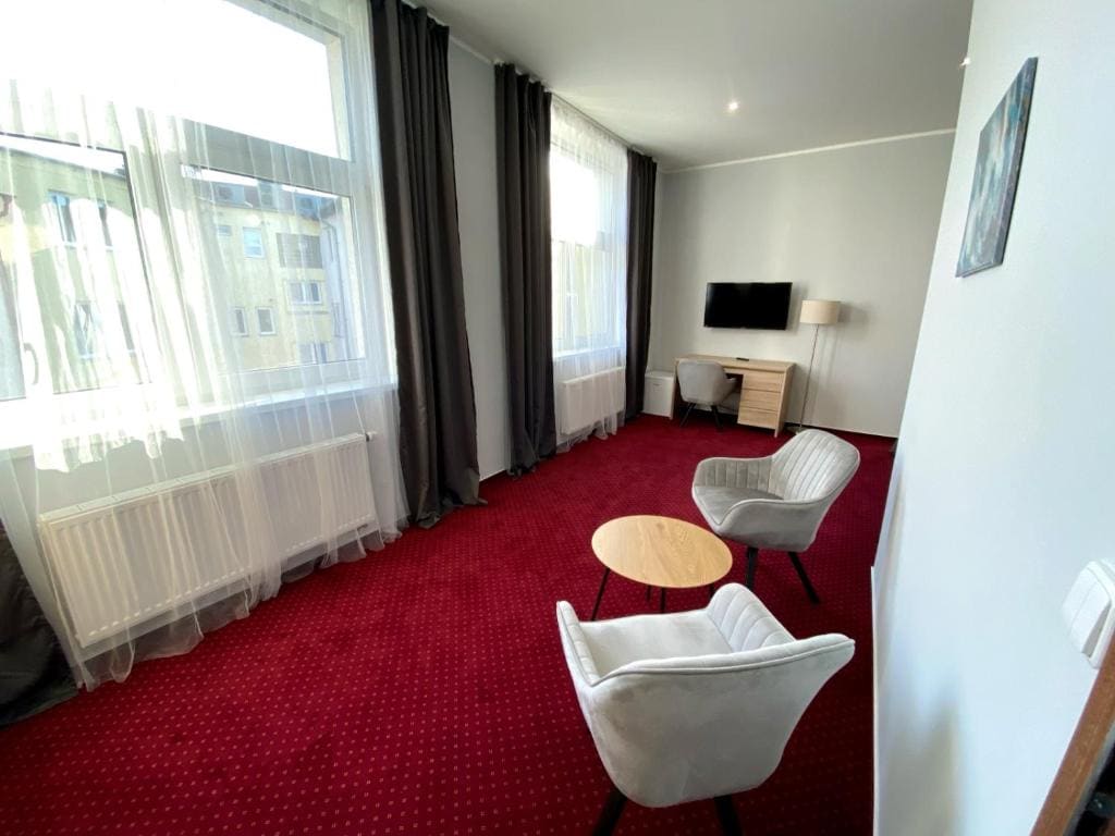 Superior Deluxe Double or Twin Room room - Image 3