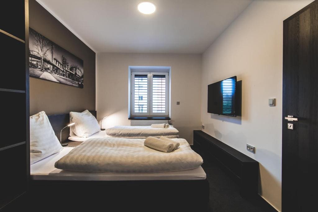 Luxury Quadruple Room room - Image 3