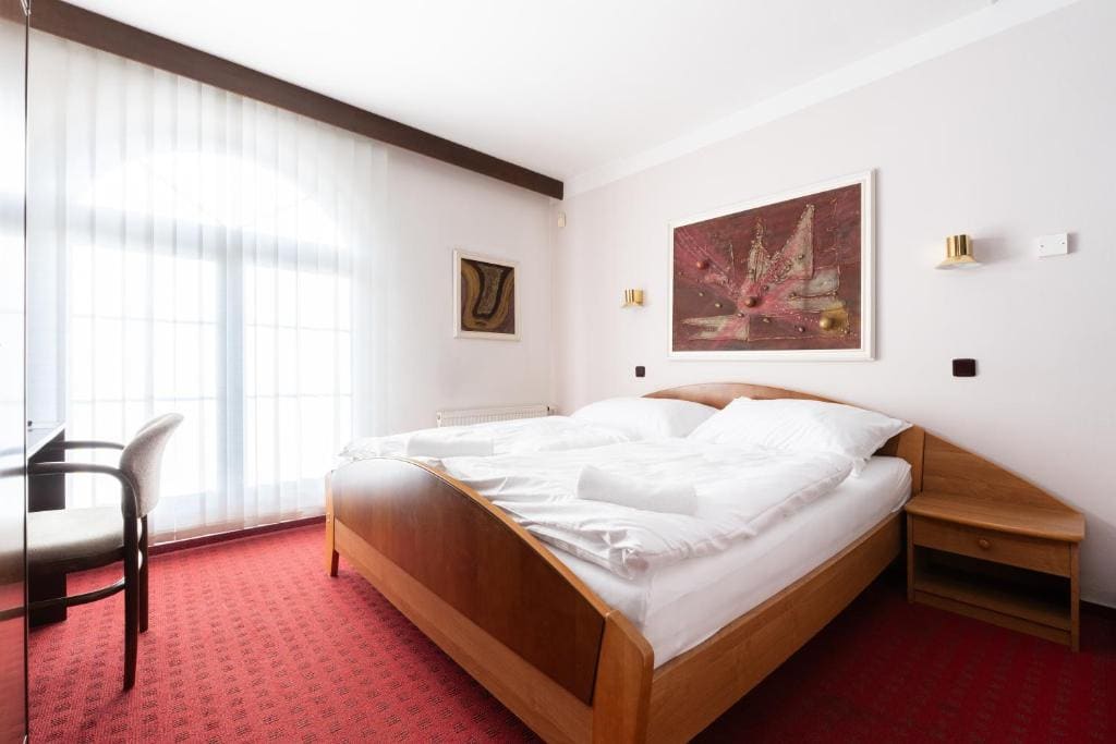 One-Bedroom Apartment room - Image 3