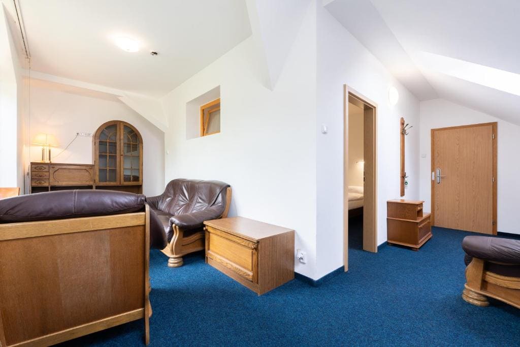 Quadruple Room with Bath room - Image 2