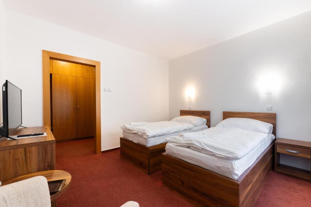 Standard Twin Room room - Image 3