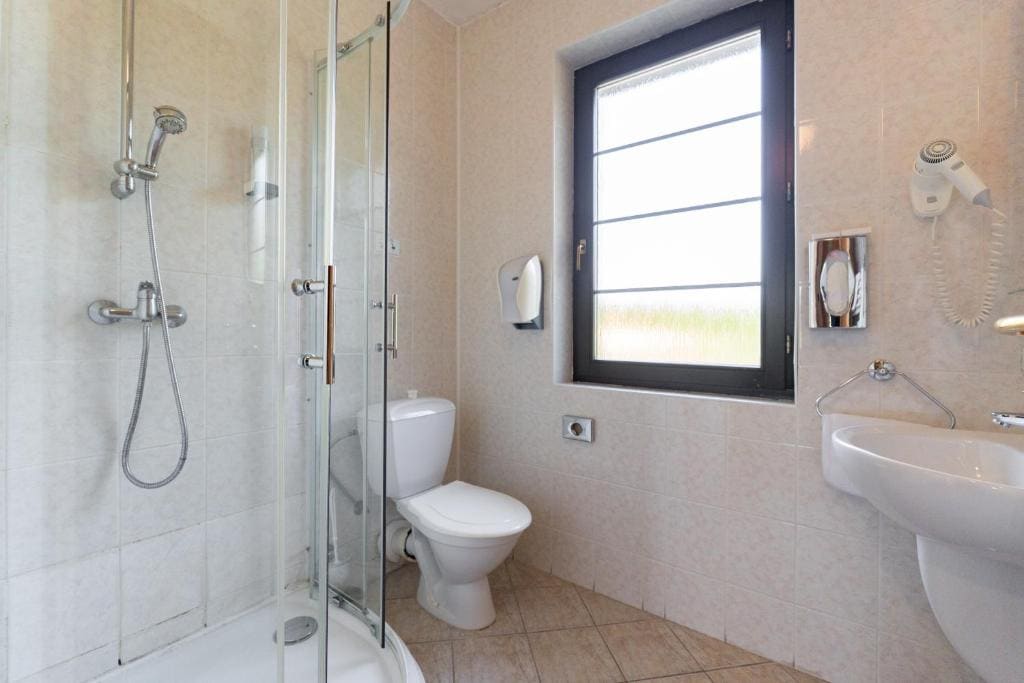 Standard Twin Room room - Image 2