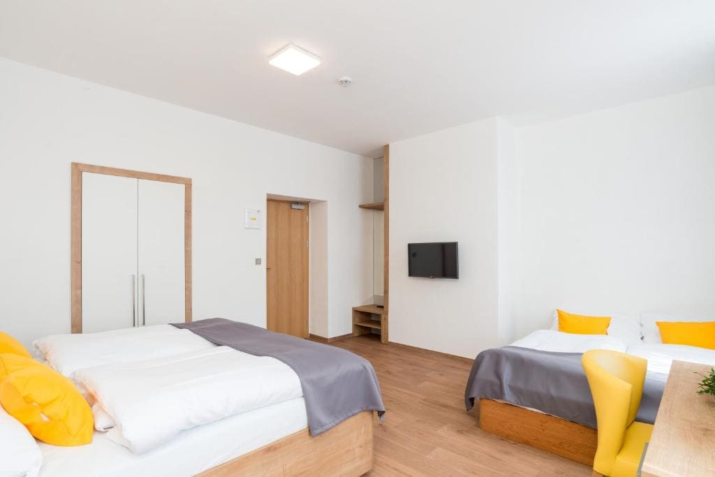 Superior Double or Twin Room room - Image 3