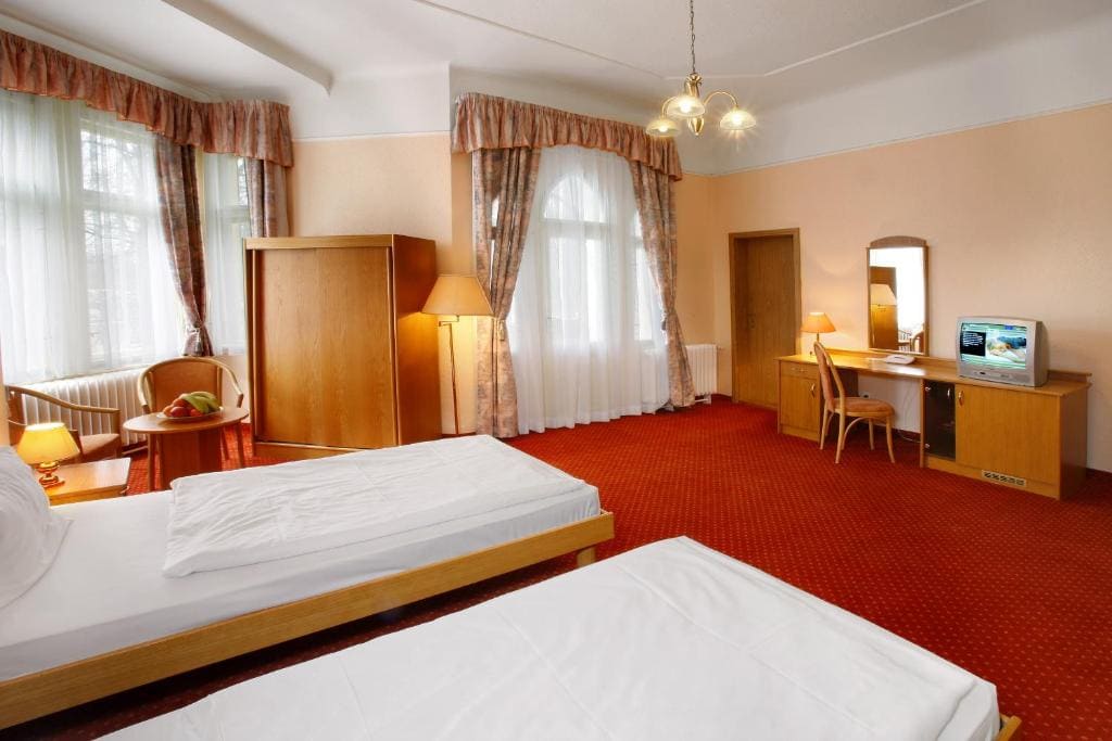 Comfort Double or Twin Room with Wellness Access room - Image 3