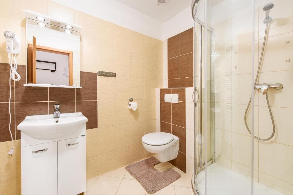 Standard Twin Room room - Image 3