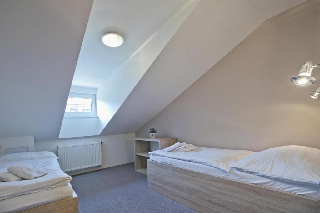 Quadruple Apartment with Two Extra Beds room - Image 3