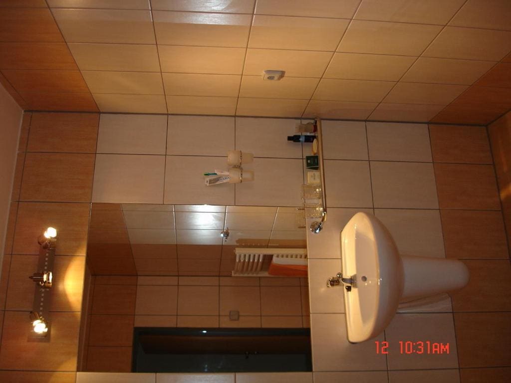 Double Room with Private Bathroom room - Image 3