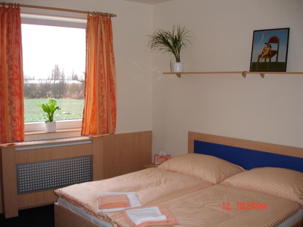 Double Room with Private Bathroom room - Image 1