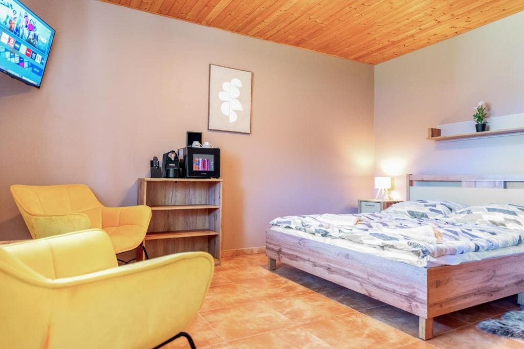 Deluxe Bungalow room - Image 2