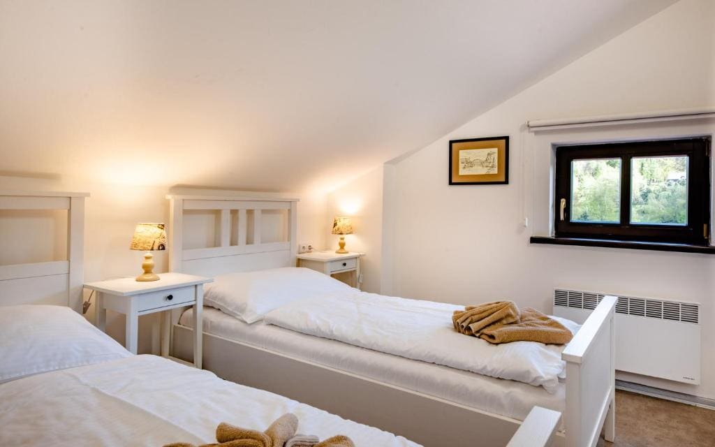 Economy Twin Room room - Image 2