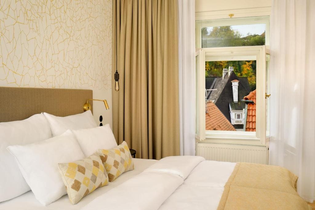 Standard Double or Twin Room room - Image 2
