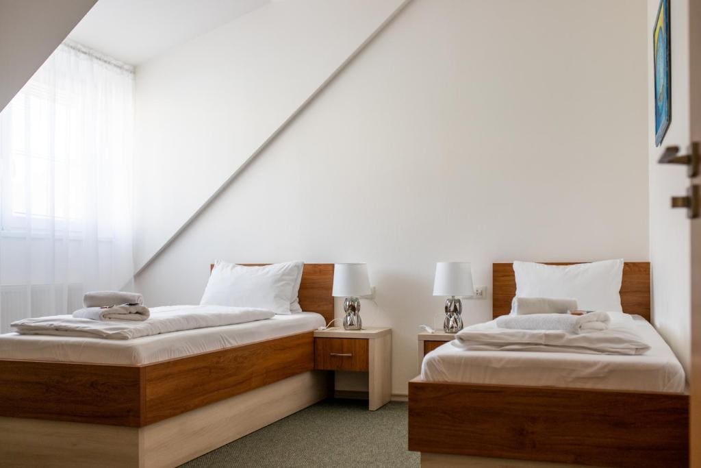 Twin Room room - Image 2