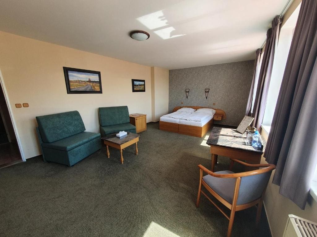 Standard Single Room with Shower room - Image 1