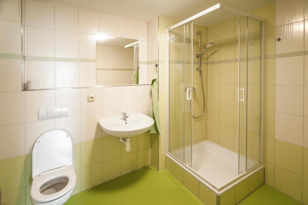 Luxury Quadruple Room room - Image 3