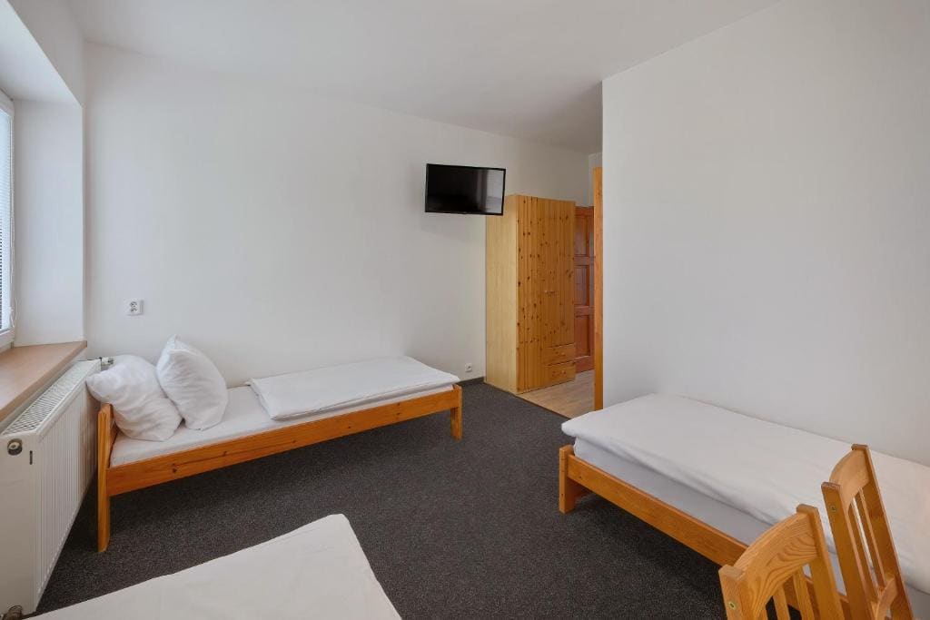 Triple Room with Bathroom room - Image 2
