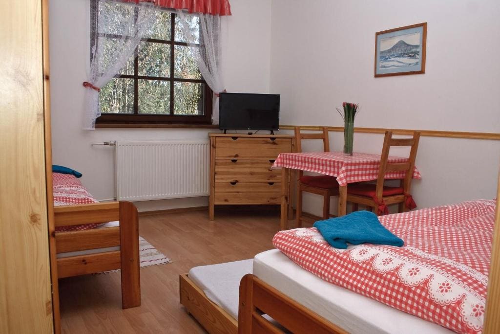 Twin Room with Extra Bed room - Image 1
