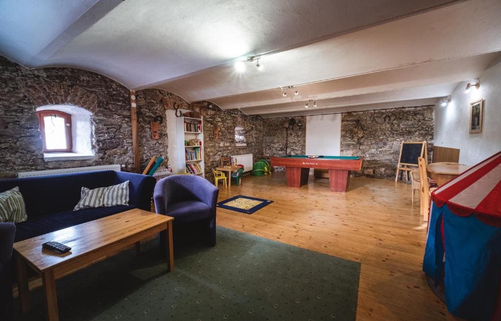 Family Room with Private Bathroom room - Image 1