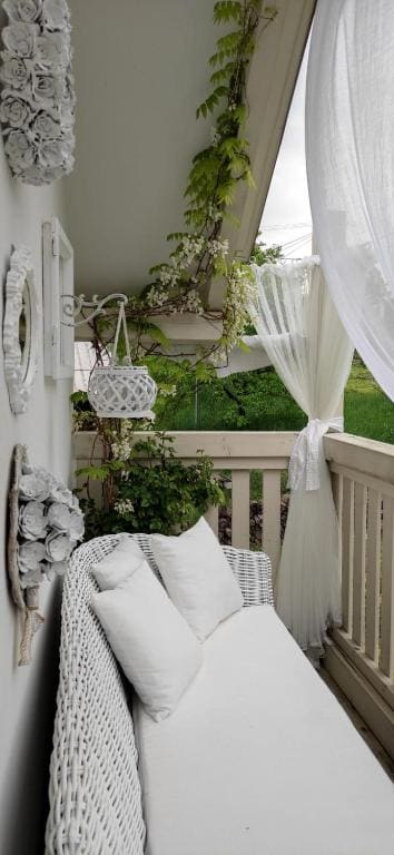 Family Room room - Image 1