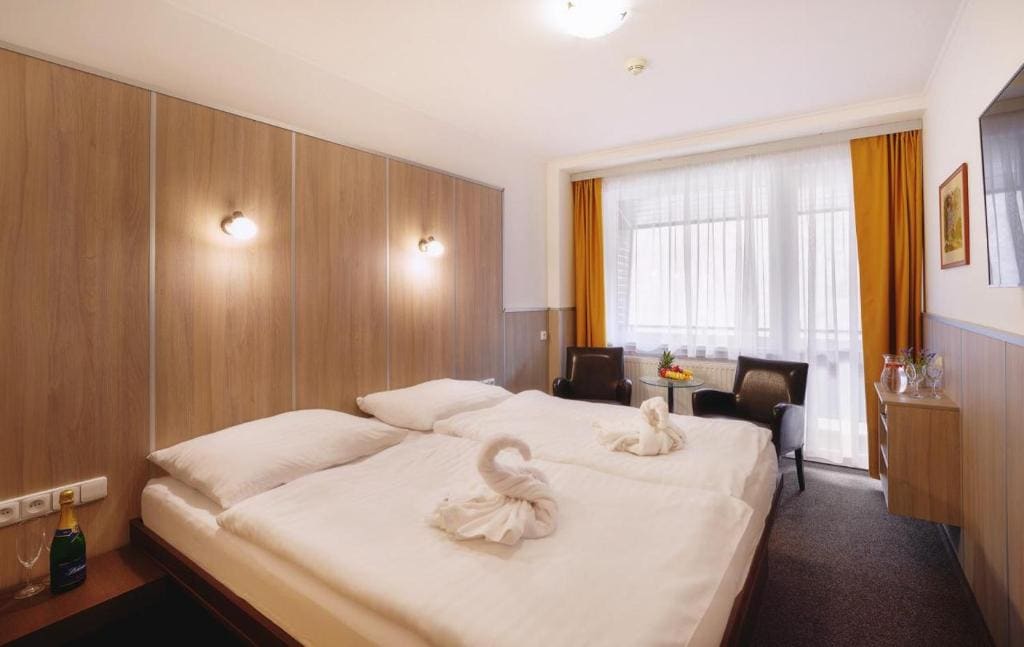 Double Room with Balcony room - Image 1