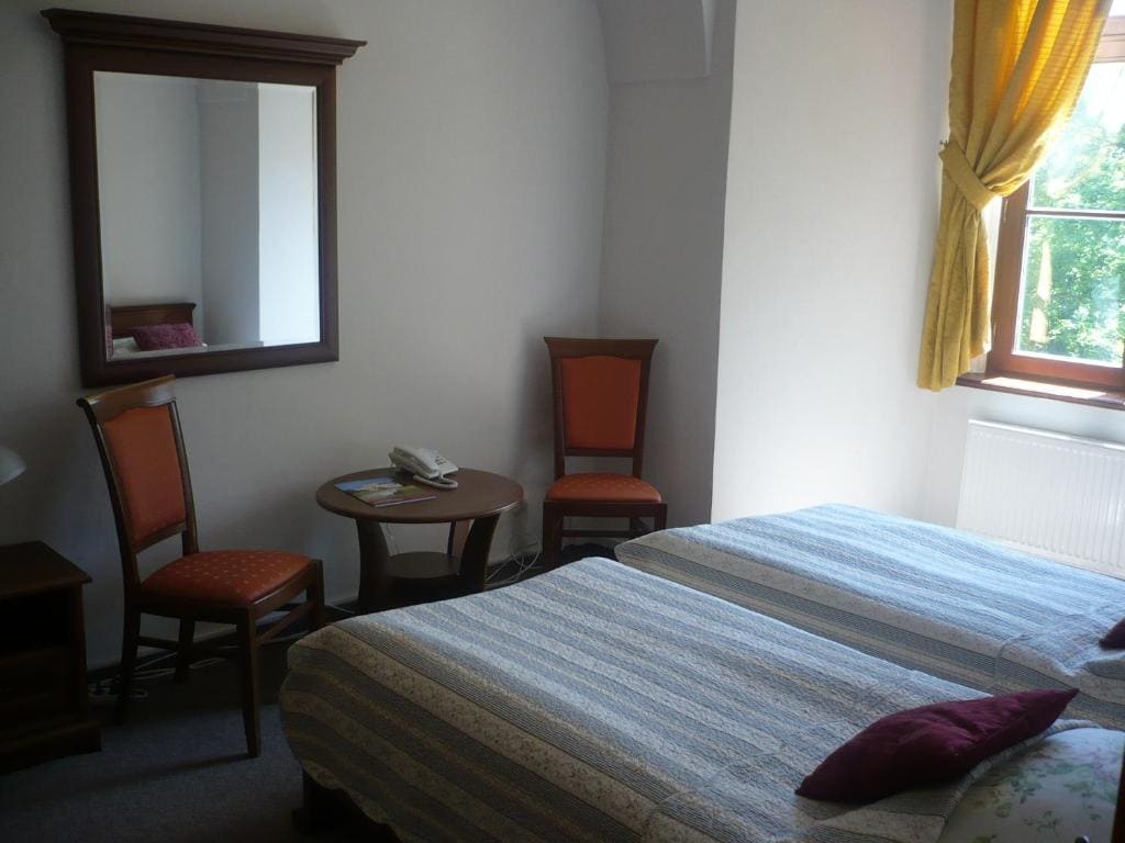 Standard Double or Twin Room room - Image 3