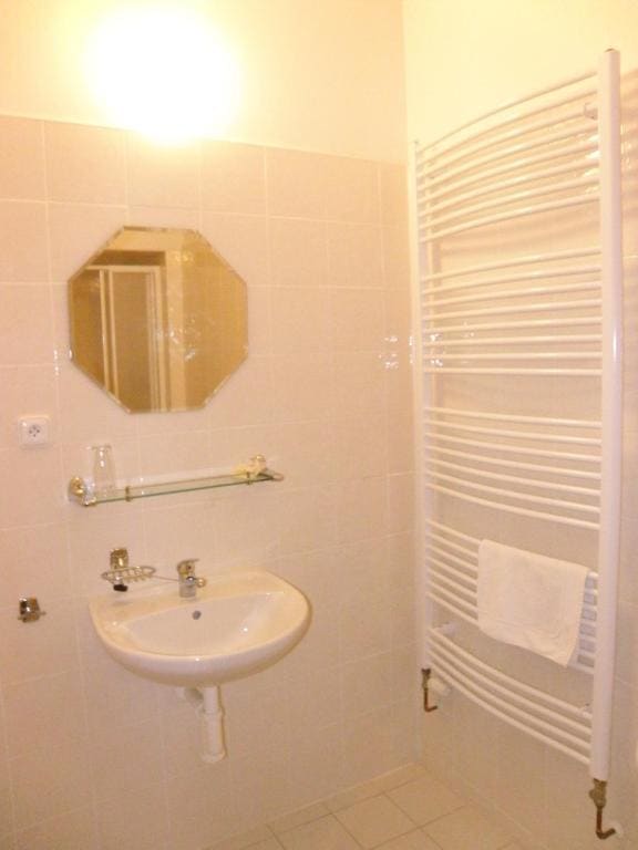 Standard Single Room room - Image 2