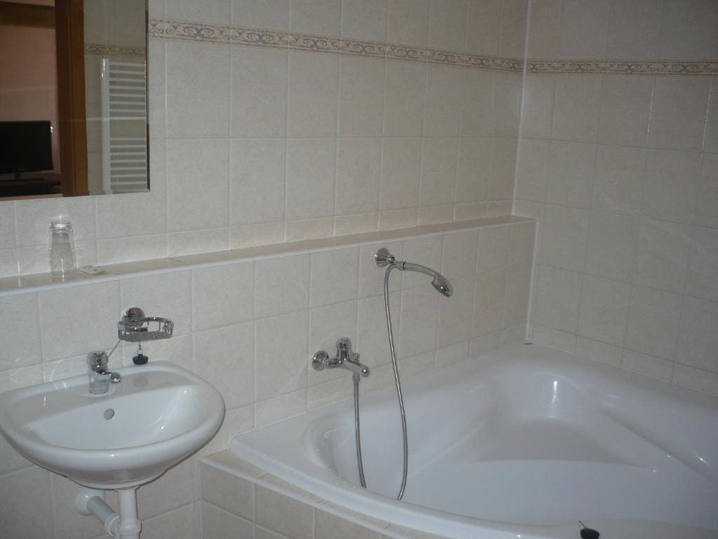 Standard Triple Room room - Image 3