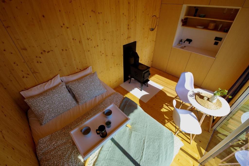 Tent room - Image 1