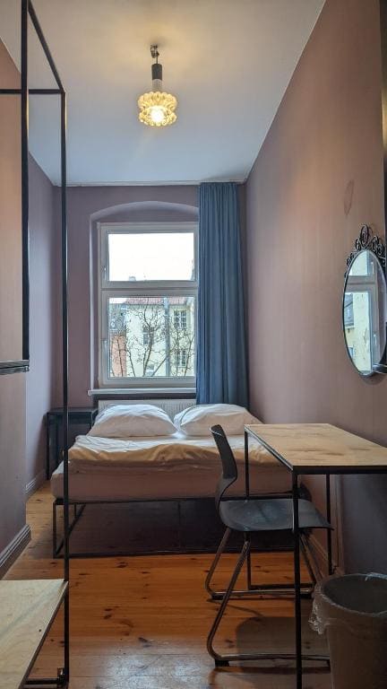 Double Room with Shared Bathroom room - Image 3