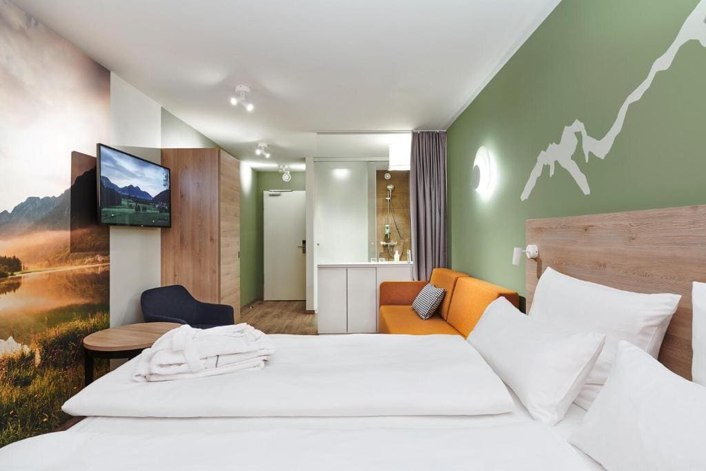 Double Room with Mountain View room - Image 3