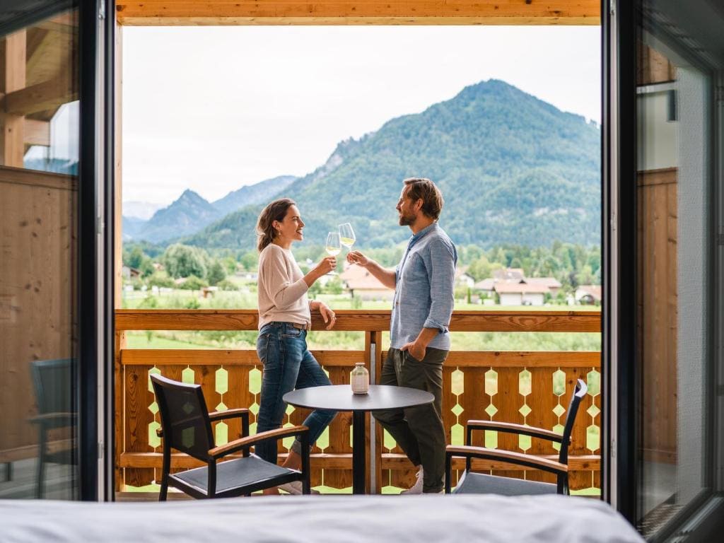 Double Room with Balcony room - Image 3