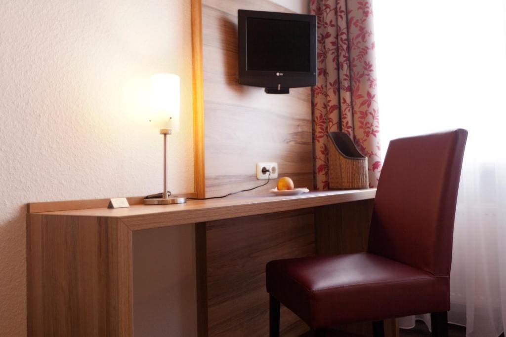Large Single Room room - Image 2