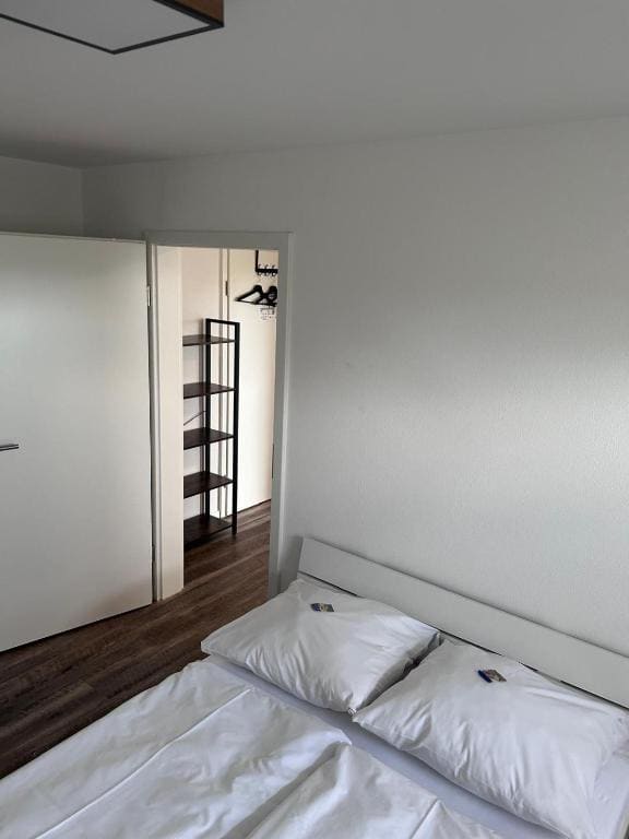Family Room with Shared Bathroom room - Image 1
