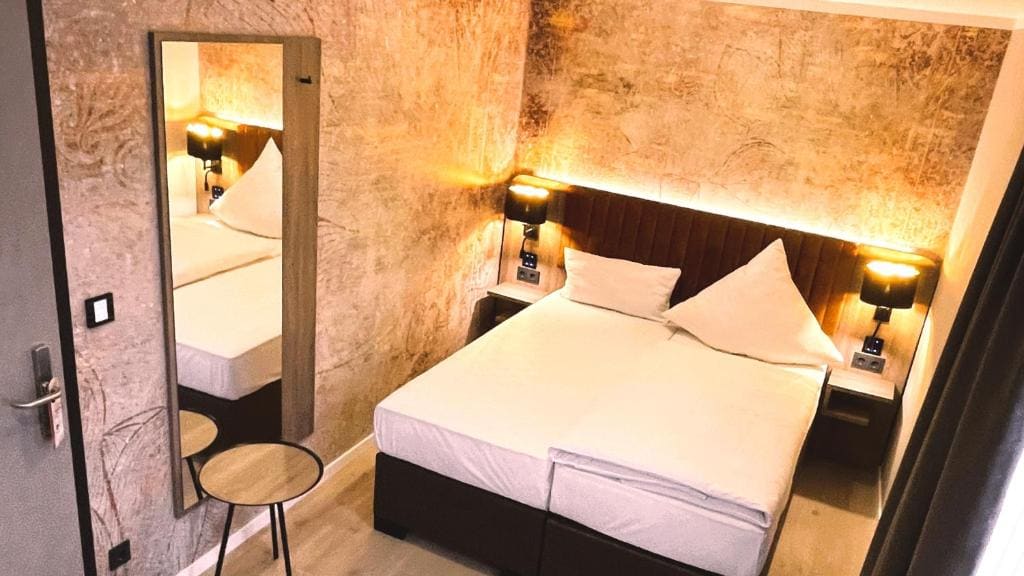 Superior Double Room room - Image 3