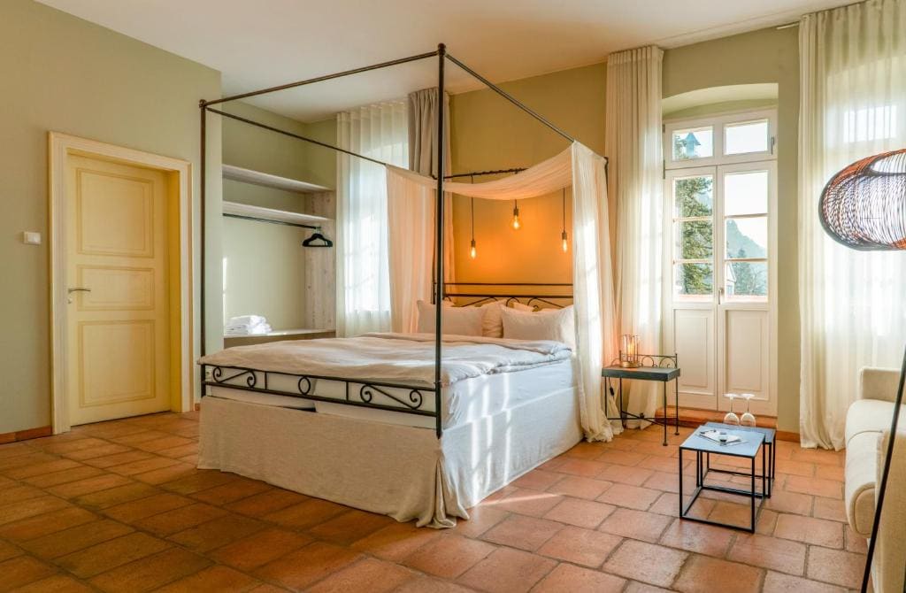 Superior Double Room with Balcony room - Image 2