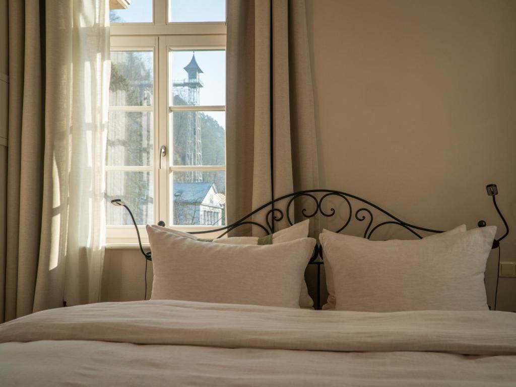 Small Double Room room - Image 2
