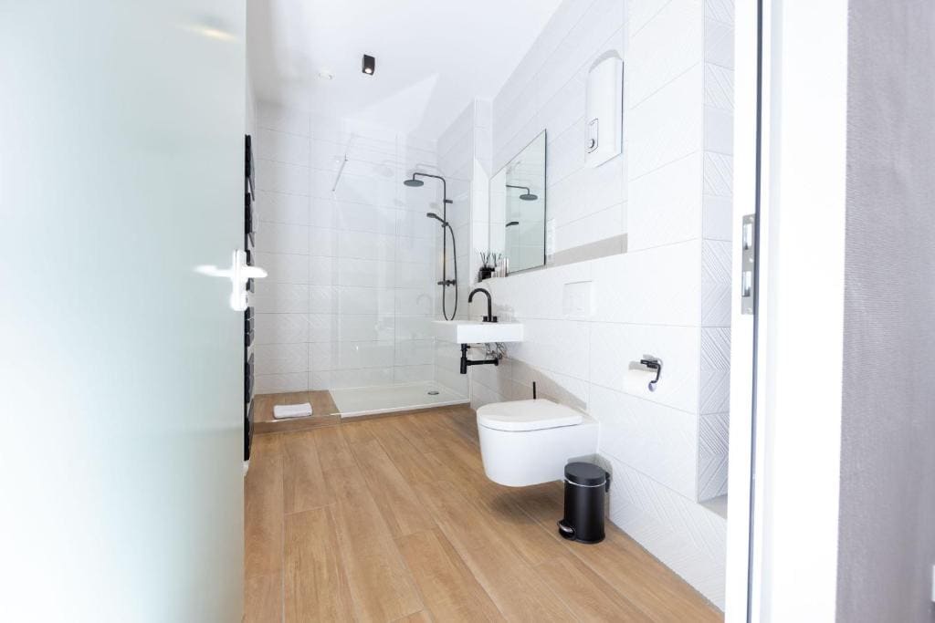 Superior Triple Room room - Image 3