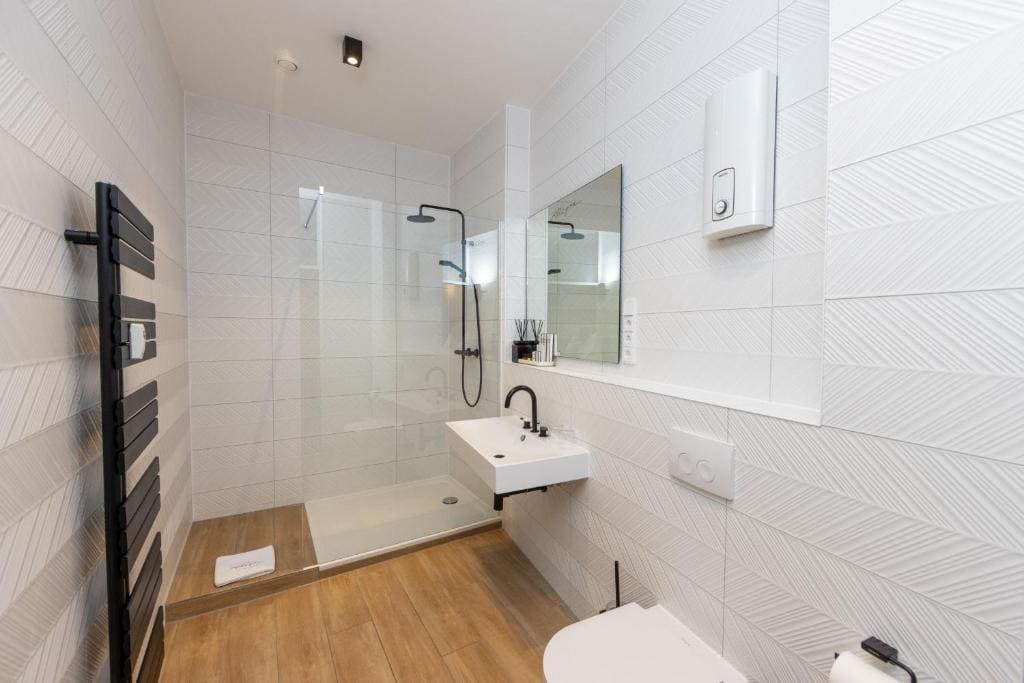 Superior Triple Room room - Image 2