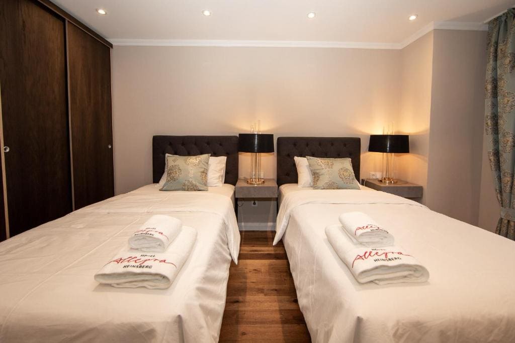 Superior Twin Room room - Image 2