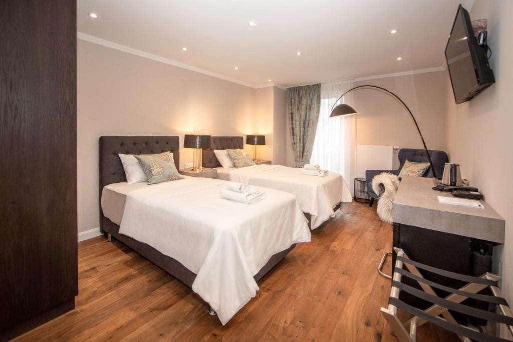 Superior Twin Room room - Image 1