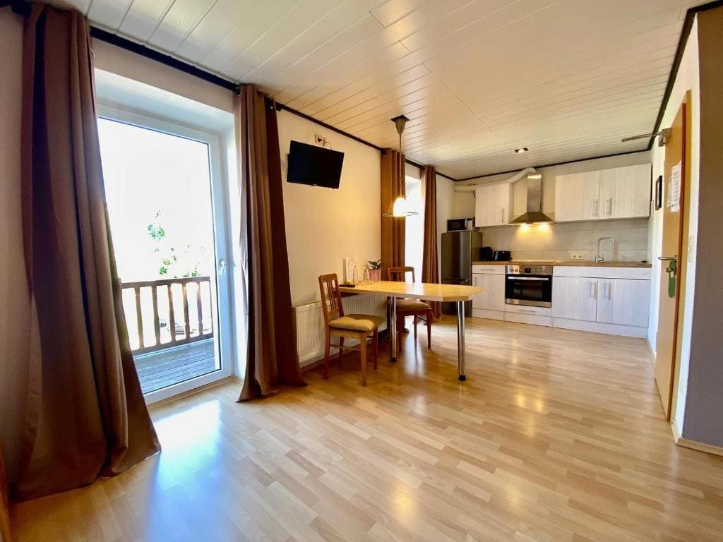Apartment with Balcony room - Image 1