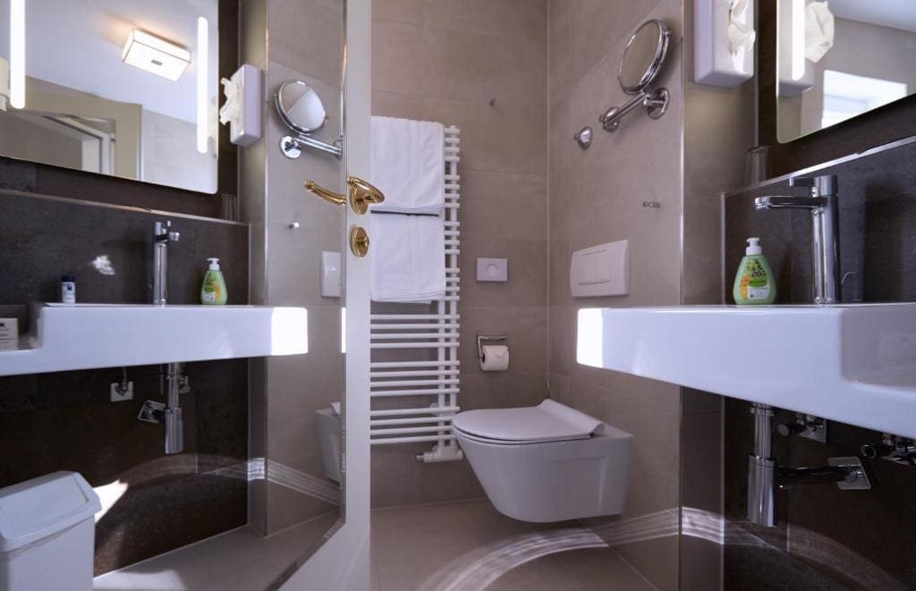 Double or Twin Room room - Image 3