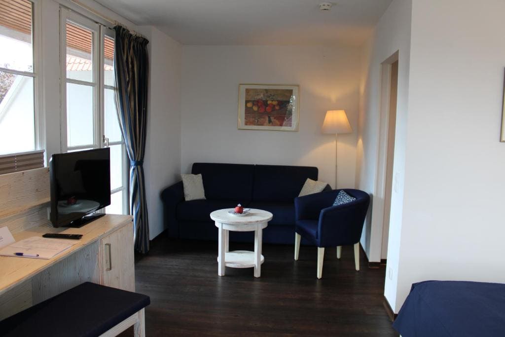Double Room with Balcony (3 Adults) room - Image 1