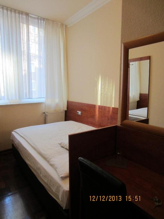 Single Room with Shared Toilet room - Image 2