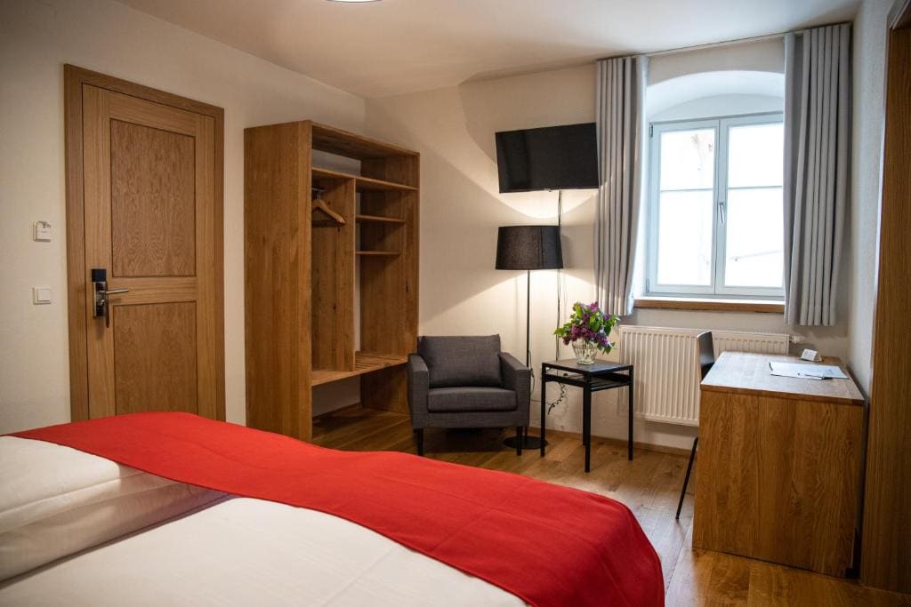Deluxe Room room - Image 2