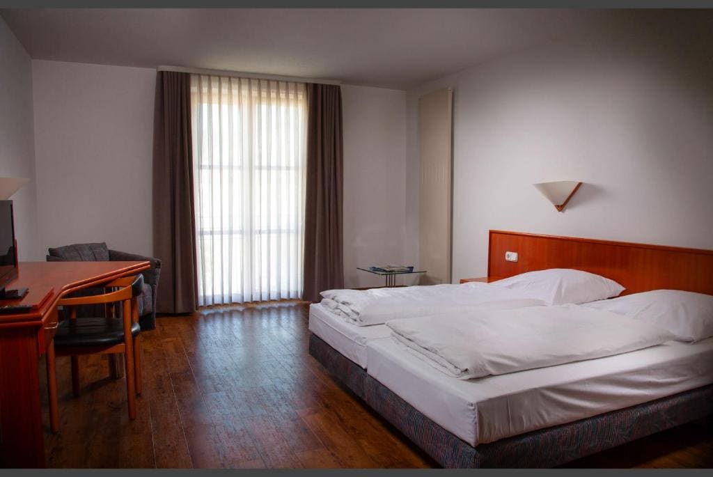 Family Room room - Image 1