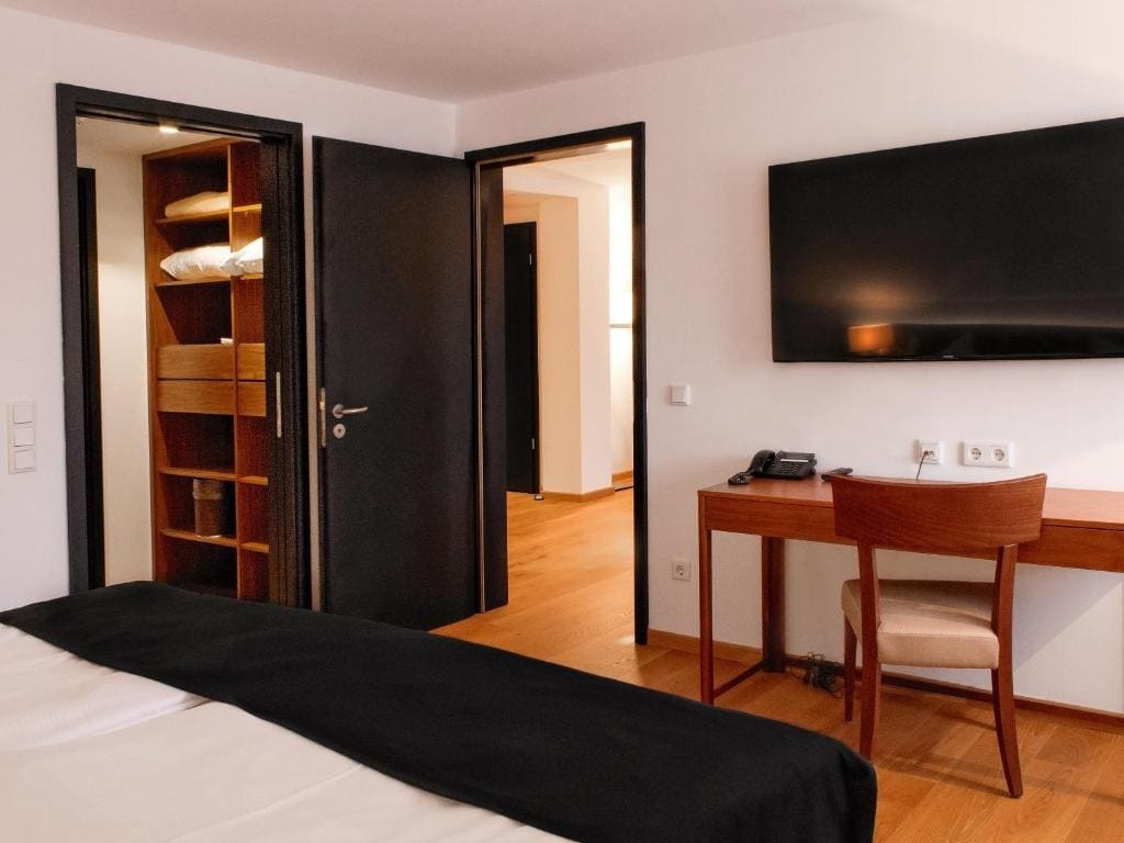 DORMERO Suite room - Image 3